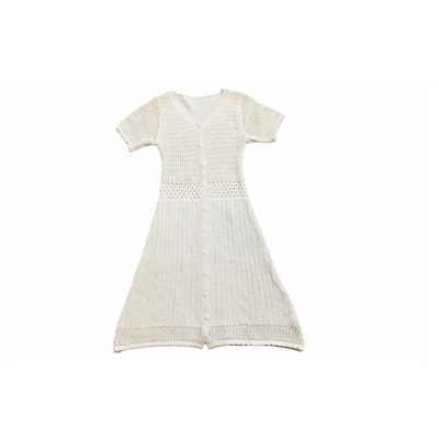 Comment rendre une robe en laine pour femme plus décontractée ?