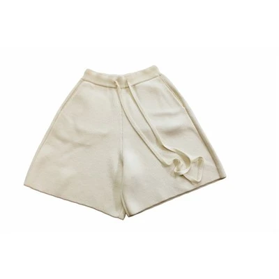 Short en tricot pour femme