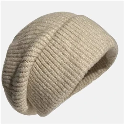 Chapeau minimaliste en laine